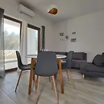 Leticia *