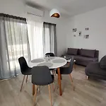 Leticia Apartament *