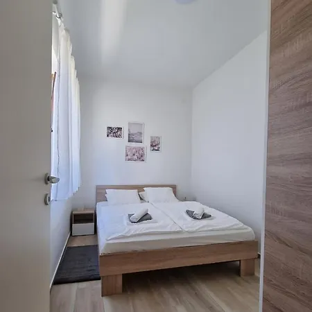 Apartamento Leticia Vrsi