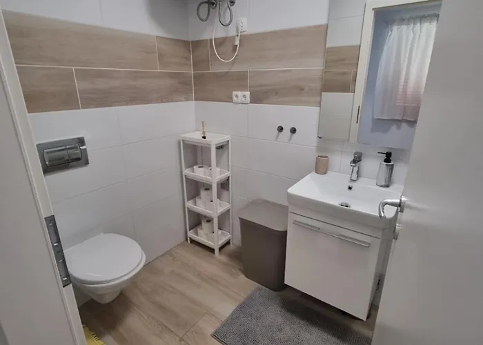 Leticia Apartament *